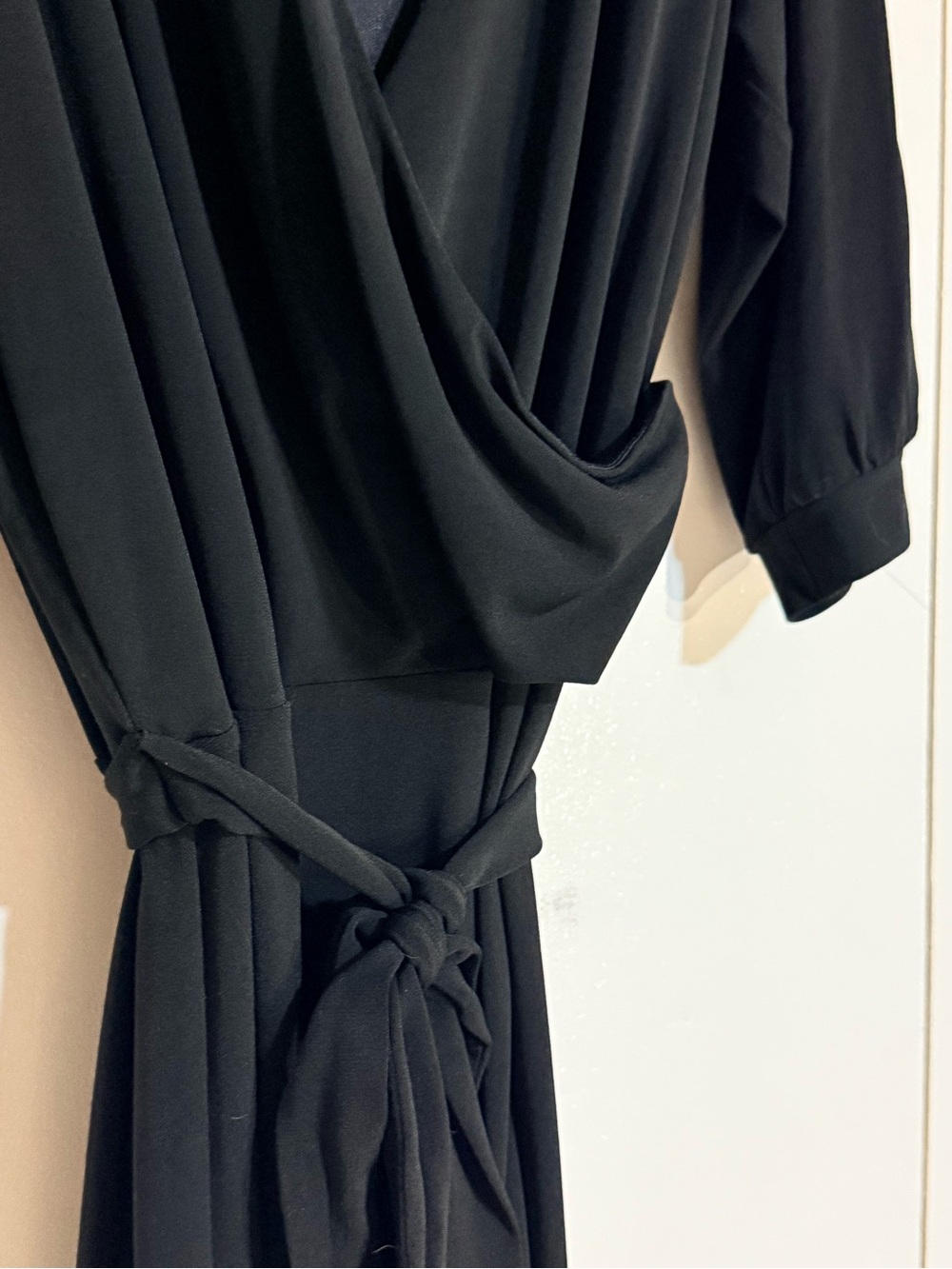Laundry by Shelli Segal Black Midi Dress Wrap V Neck Tie Waist Size 8 - Picture 4 of 11